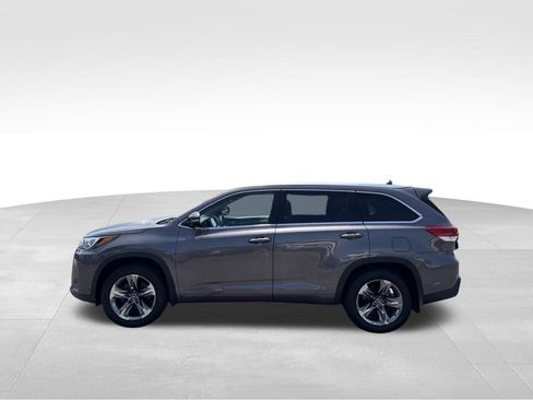 Used 2019 Toyota Highlander Limited Platinum w/ Carpet Mat Package (TMS) AWD/4WD image 9