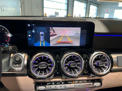 New 2026 Mercedes-Benz GLB 250 4MATIC image 11