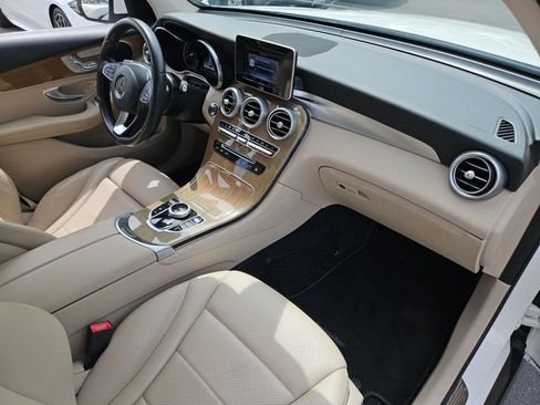 Used 2018 Mercedes-Benz GLC 300 4MATIC image 19