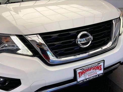 Used 2020 Nissan Pathfinder SL AWD/4WD image 31