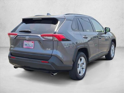 Certified 2019 Toyota RAV4 XLE FWD image 5