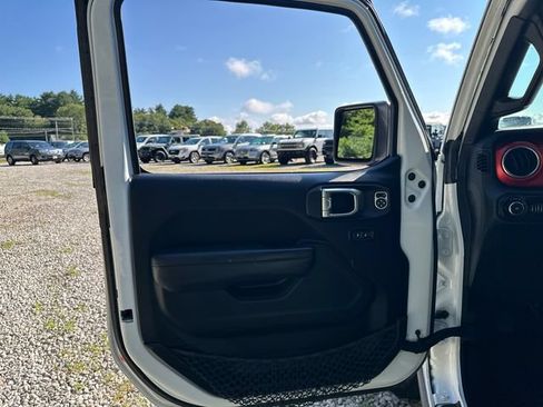 Used 2019 Jeep Wrangler Rubicon AWD/4WD image 17