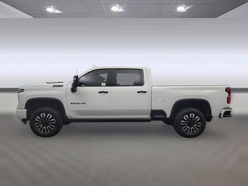 Used 2024 Chevrolet Silverado 3500 LTZ w/ LTZ Plus Package AWD/4WD image 2