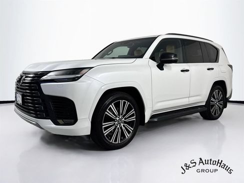 Used 2023 Lexus LX 600 4WD w/ Appearance Package image 3