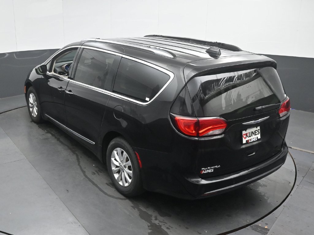 Used 2019 Chrysler Pacifica Touring-L w/ Advanced Safetytec Group FWD image 38