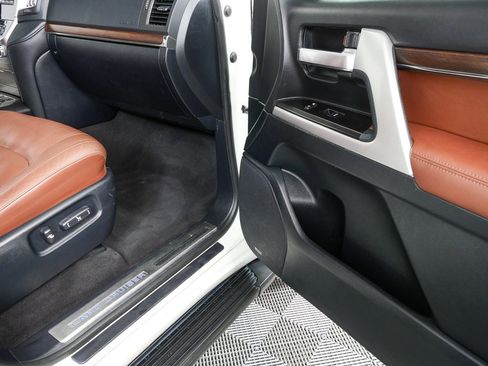 Used 2021 Toyota Land Cruiser image 24