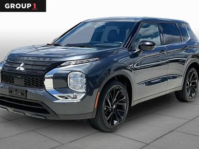 Used 2024 Mitsubishi Outlander SE Black Edition