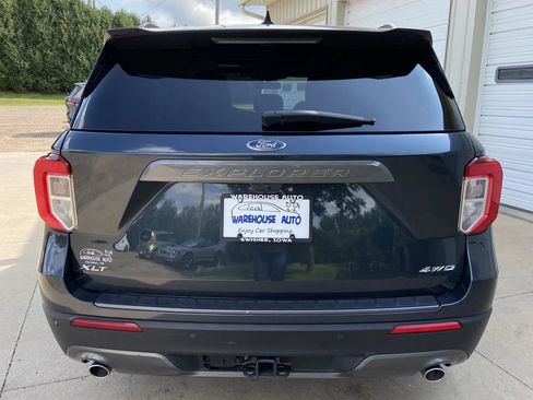 Used 2023 Ford Explorer XLT w/ Equipment Group 202A AWD/4WD image 6