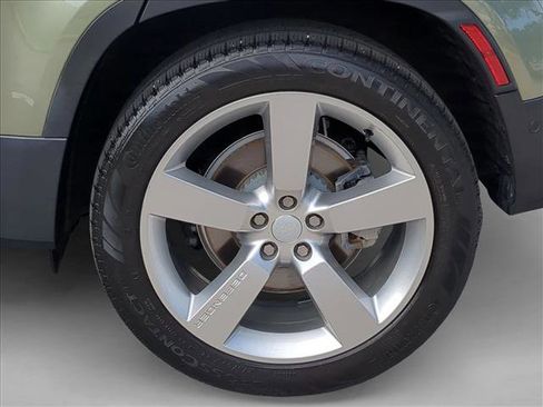 Used 2024 Land Rover Defender 130 S image 26