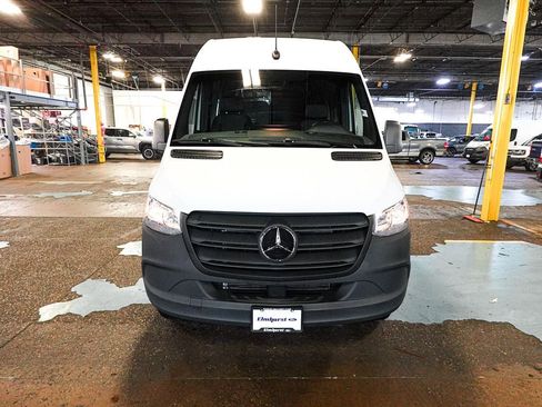 Used 2024 Mercedes-Benz Sprinter 2500 w/ Acoustic Package image 2