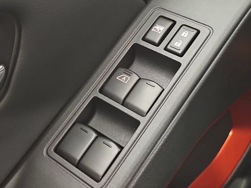 Used 2025 Nissan Frontier Pro-X RWD image 25