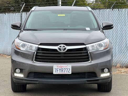 Used 2014 Toyota Highlander Limited AWD/4WD image 8