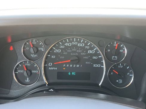 New 2026 Chevrolet Express 2500 RWD image 8