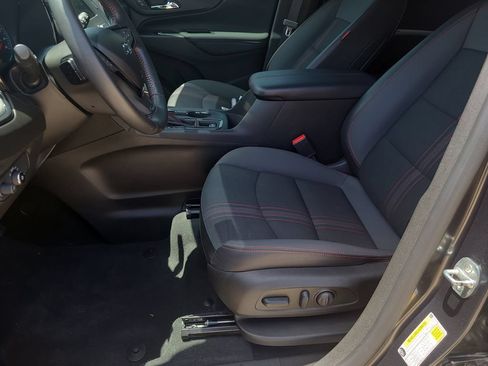 Used 2022 Chevrolet Equinox RS FWD image 16