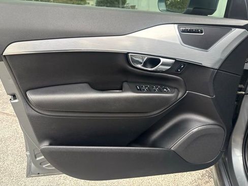 Used 2016 Volvo XC90 T6 Momentum w/ Vision Package image 9