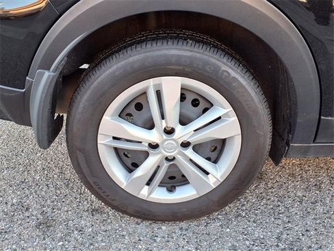 Certified 2025 Nissan Kicks Play S image 23