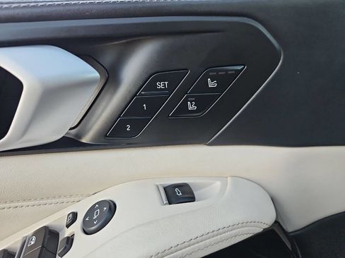 Used 2019 BMW X5 xDrive50i w/ M Sport Package image 29