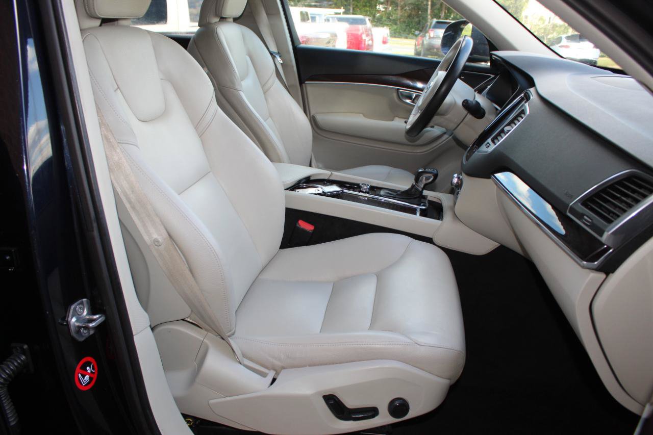 Used 2019 Volvo XC90 T5 Momentum w/ Protection Package AWD/4WD image 23