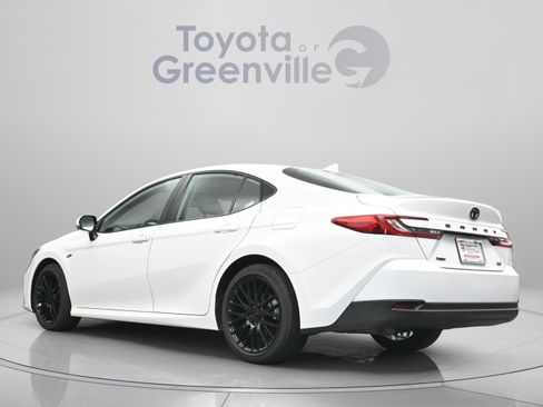 Used 2025 Toyota Camry LE w/ Convenience Package FWD image 7
