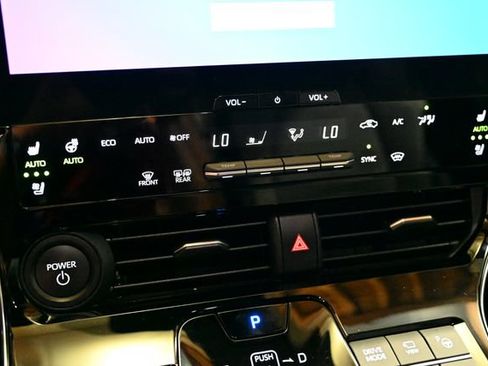 Used 2023 Subaru Solterra AWD image 38