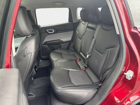 Used 2022 Jeep Compass Latitude AWD/4WD image 20