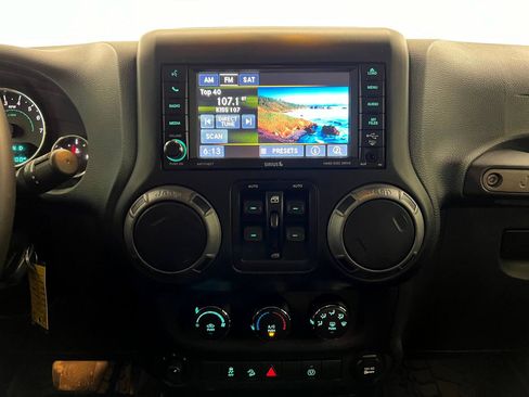 Used 2017 Jeep Wrangler Unlimited Sport image 17