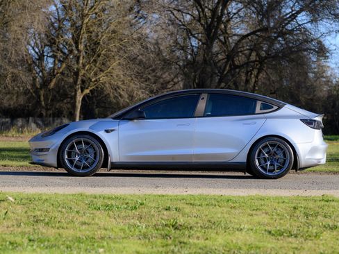 Used 2018 Tesla Model 3 Long Range AWD/4WD image 7