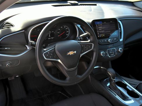 Used 2022 Chevrolet Malibu LS FWD image 14