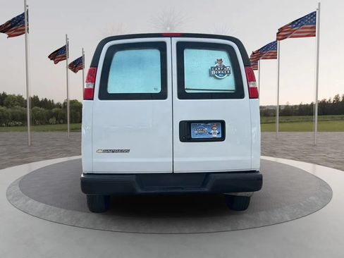 Used 2023 Chevrolet Express 3500 Extended w/ Driver Convenience Package RWD image 4
