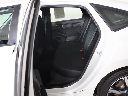 Used 2025 Honda Civic Sport image 31