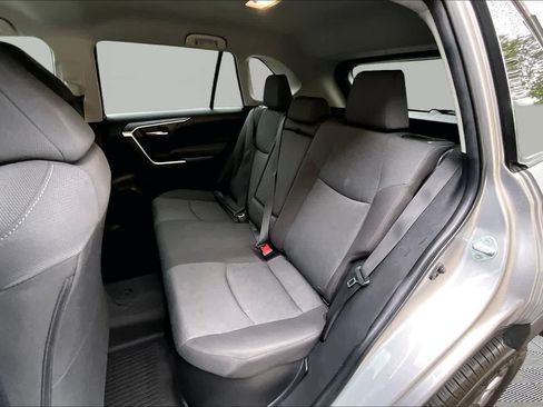 Used 2025 Toyota RAV4 XLE AWD/4WD image 21