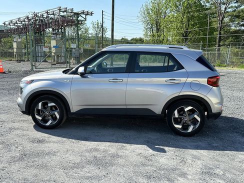 Certified 2023 Hyundai Venue SEL w/ Cargo Package FWD image 5
