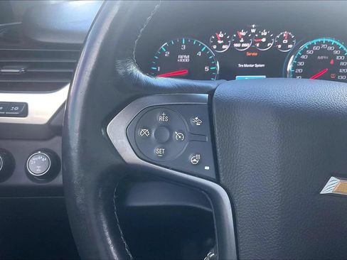 Used 2019 Chevrolet Suburban Premier AWD/4WD image 17