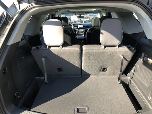 Used 2023 Ford Explorer XLT w/ Equipment Group 202A AWD/4WD image 26