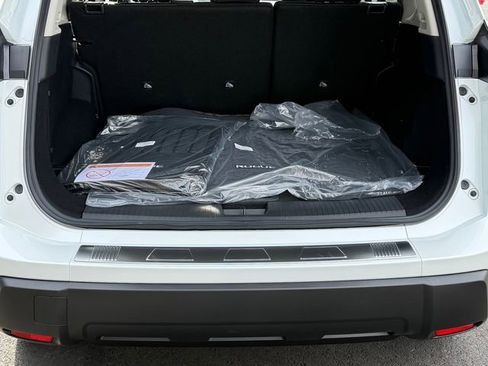 New 2026 Nissan Rogue SV FWD image 4