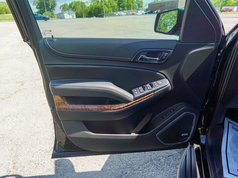 Used 2019 Chevrolet Suburban Premier AWD/4WD image 19