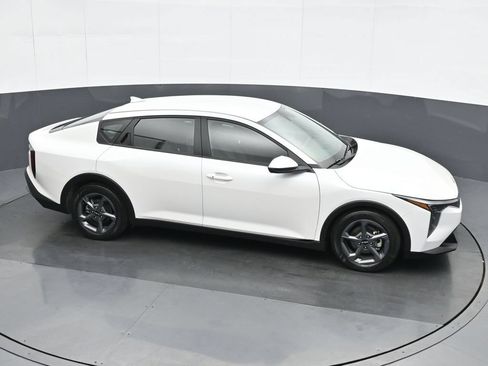 Used 2025 Kia K4 FWD image 23