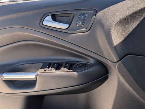 Used 2018 Ford Escape SE w/ Ford Safe & Smart Package image 28