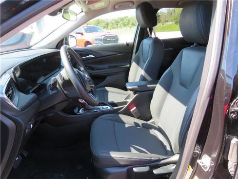 Used 2025 Buick Encore GX Preferred AWD/4WD image 3