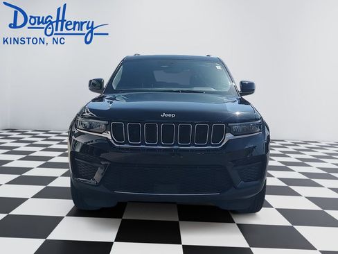 Used 2024 Jeep Grand Cherokee Laredo X w/ Luxury Tech Group I AWD/4WD image 8