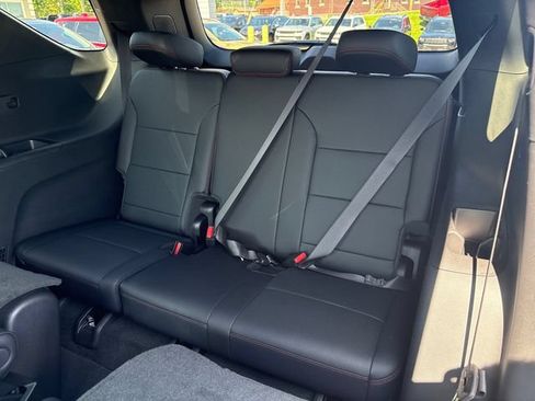 Used 2026 Chevrolet Traverse RS AWD/4WD image 23