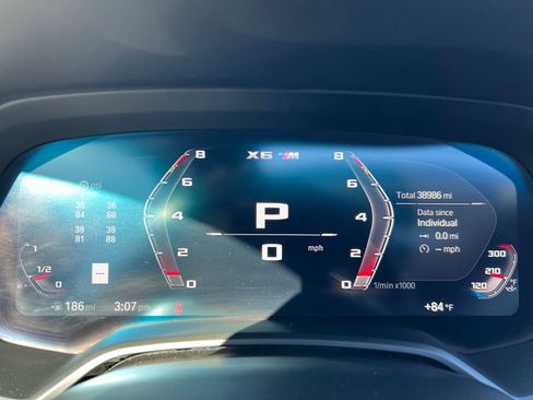 Used 2022 BMW X6 M image 30