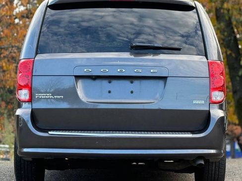 Used 2016 Dodge Grand Caravan SE w/ Quick Order Package 29E SE image 9