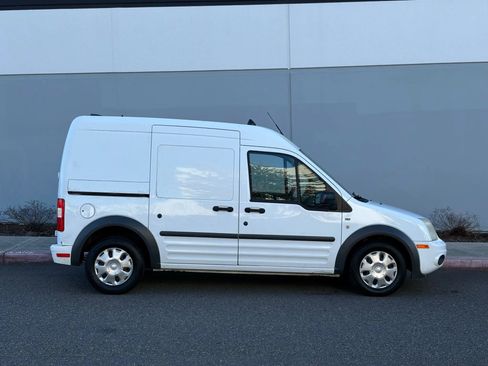 Used 2013 Ford Transit Connect XLT image 6