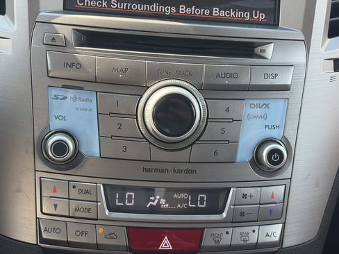Used 2014 Subaru Outback 2.5i Limited AWD/4WD image 30