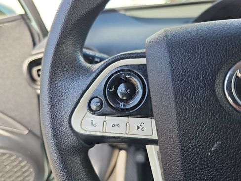 Used 2017 Toyota Prius Two w/ Carpet Mat Package FWD image 16