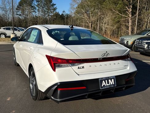 New 2026 Hyundai Elantra Limited w/ Cargo Package FWD image 4