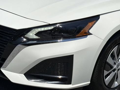 Certified 2025 Nissan Altima 2.5 S FWD image 10