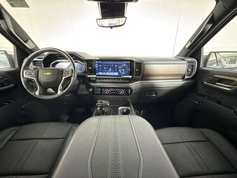 Used 2023 Chevrolet Silverado 1500 High Country w/ Technology Package AWD/4WD image 23