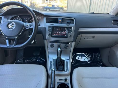 Used 2015 Volkswagen Golf S image 13